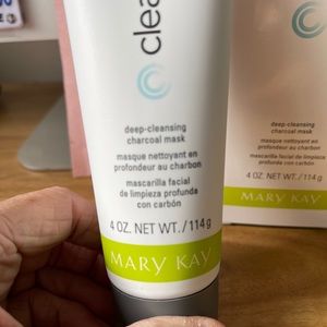 Mary Kay Clearproof Deep Cleansing Charcoal Mask 4oz.